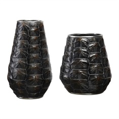 Kapil Vases S/2