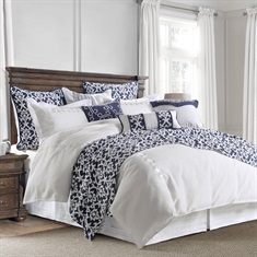 Kavali Comforter Set